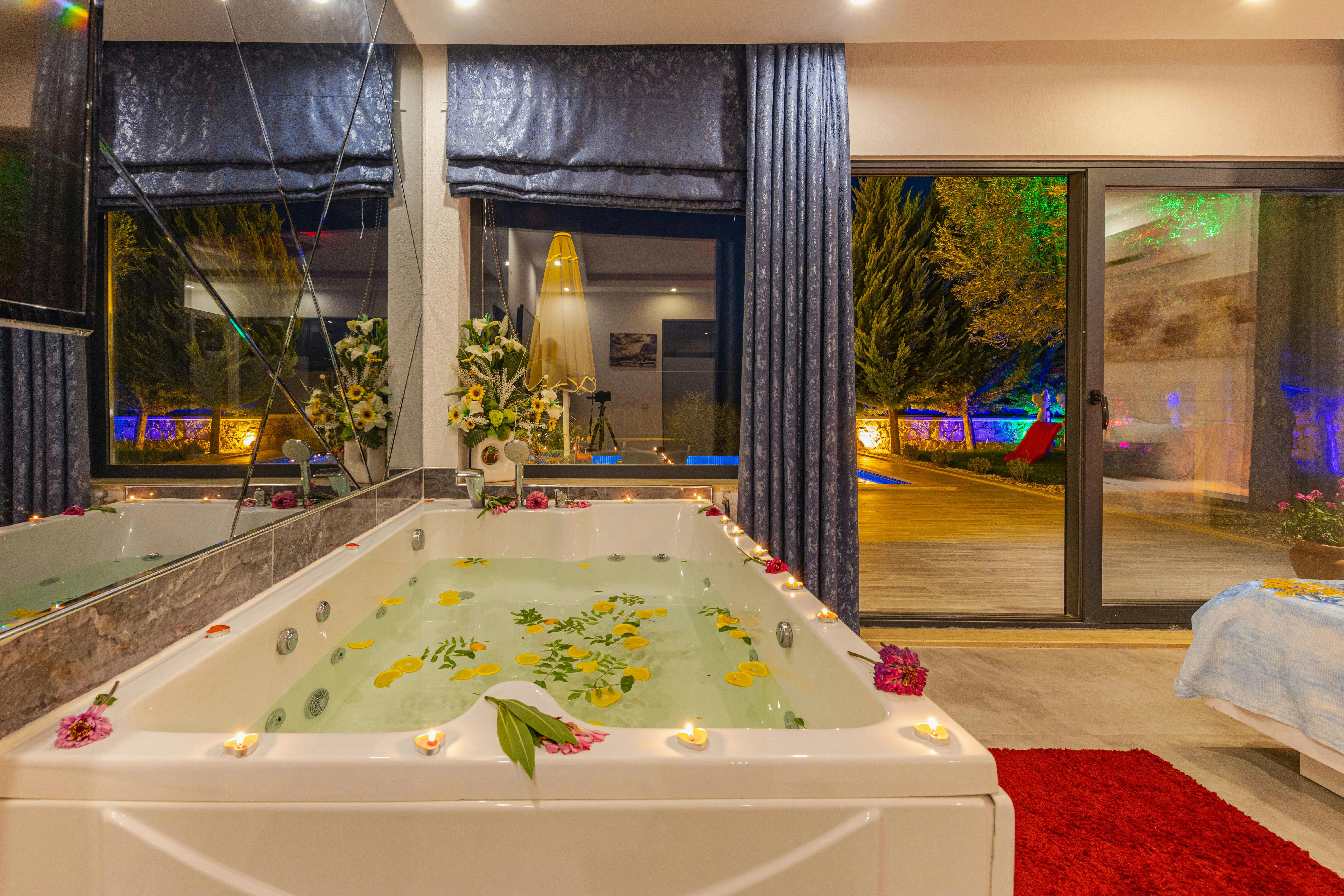 Jacuzzi Zone — Infinity Evana Punawale